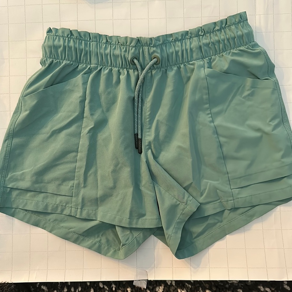 Athleta mint green shorts